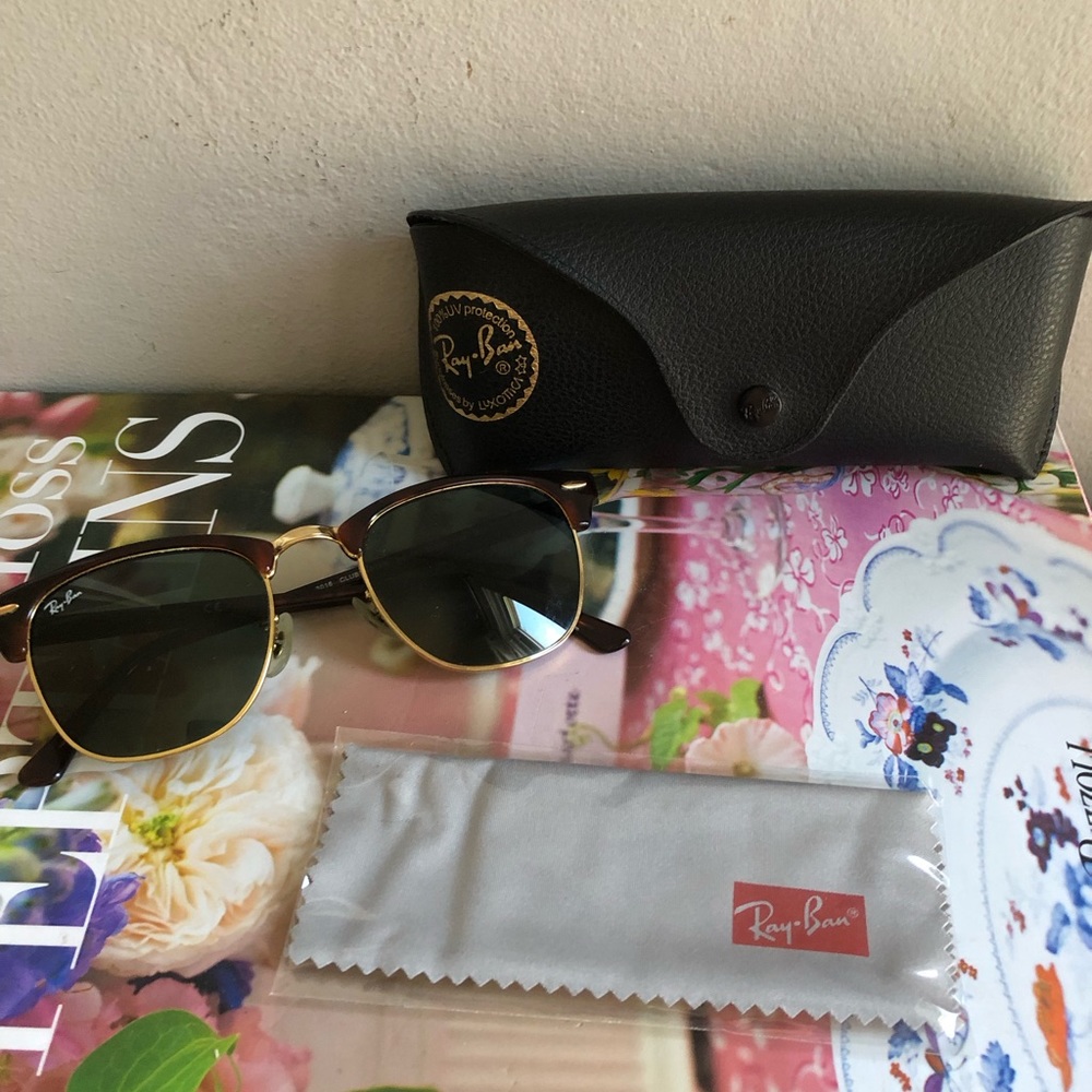 RAY BAN clubmaster sunglasses RB 3016 W0366 - sunglass case, wipe